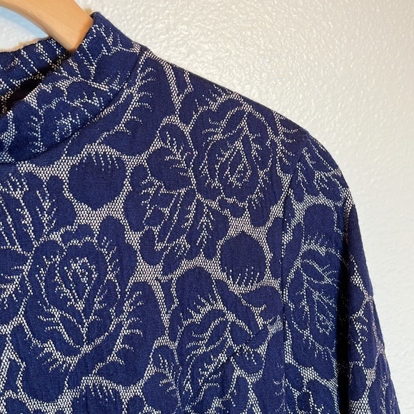 Everleigh Long Sleeve Open Back Dress - Picture 4 of 16